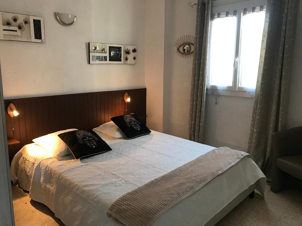 Gites Le Mas Du Vieux Chene Salavas Esterno foto